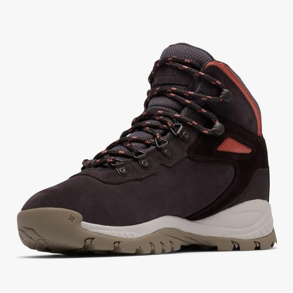 Columbia Women's Discontinued Newton Ridge Waterproof Amped Hiking Boot (Size 9) - Picture 2 of 13